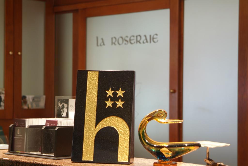 La Roseraie. Gaume-Ardenne-Lacuisine Sur Semois. 플로렌빌 외부 사진